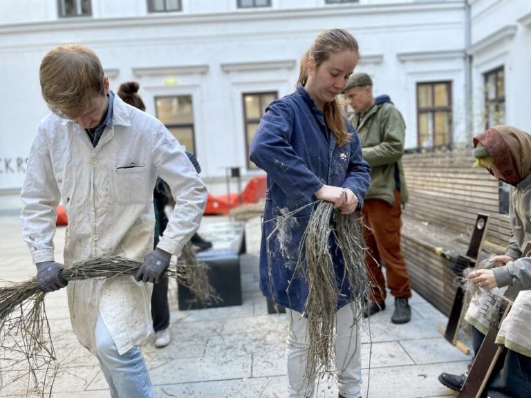 Pre-breaking with the hands